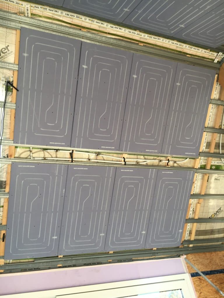 Heizplatten an der Wand im Trockenbau