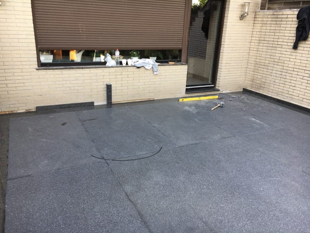 Zwischenstand vor dem Plattenbelag, Terrassenfläche